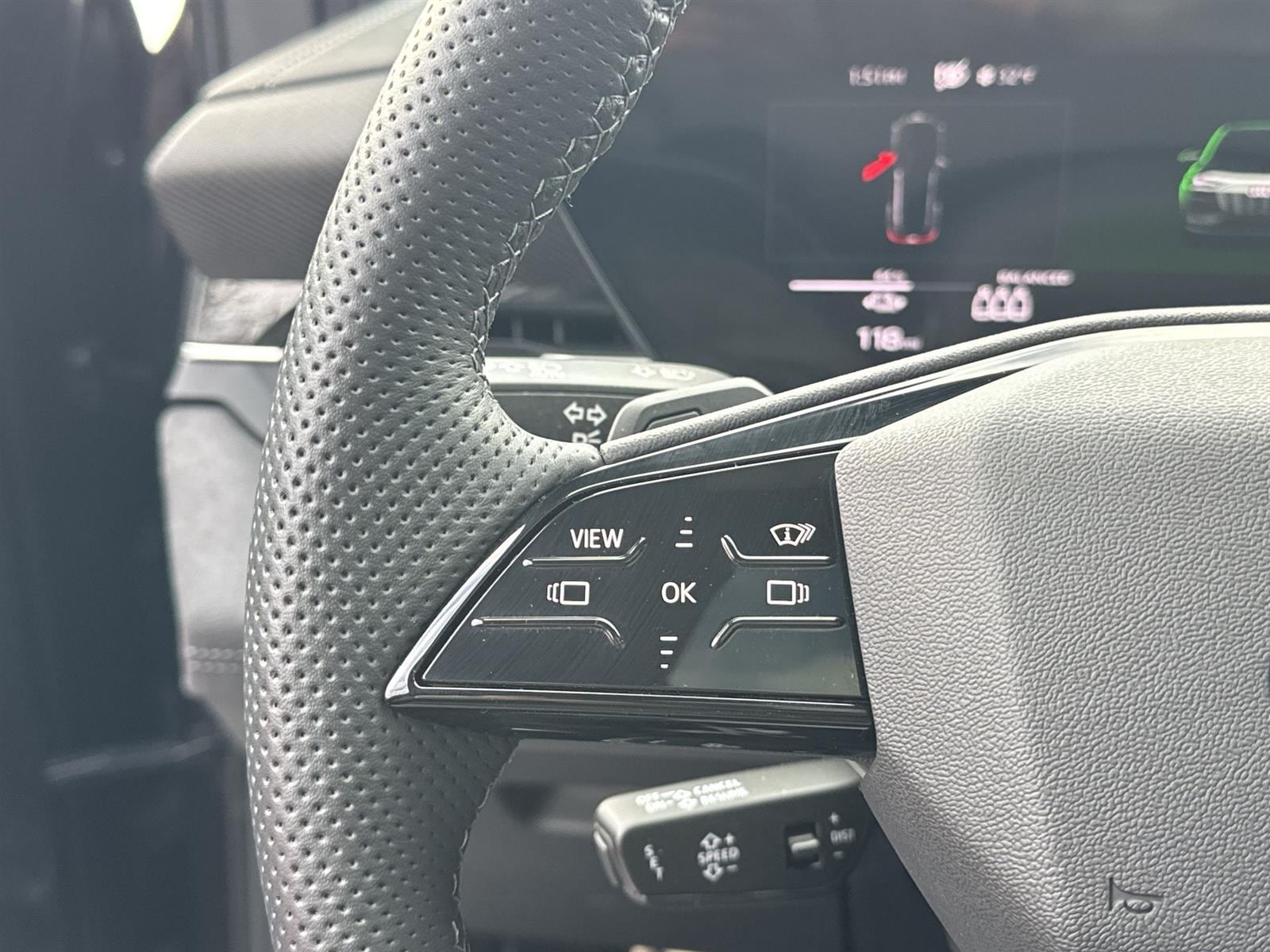 Thumbnail: 2025 Audi SQ6 e-tron - 19