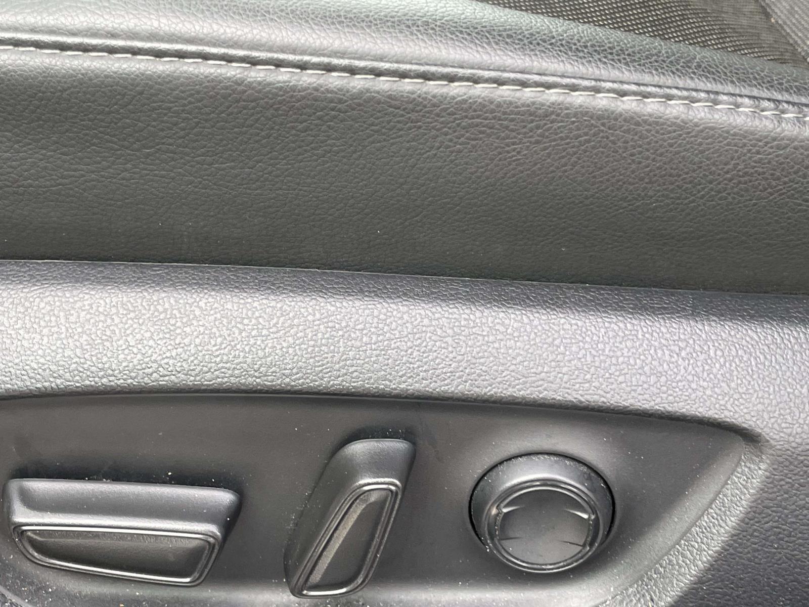 Thumbnail: 2022 Toyota Camry - 13