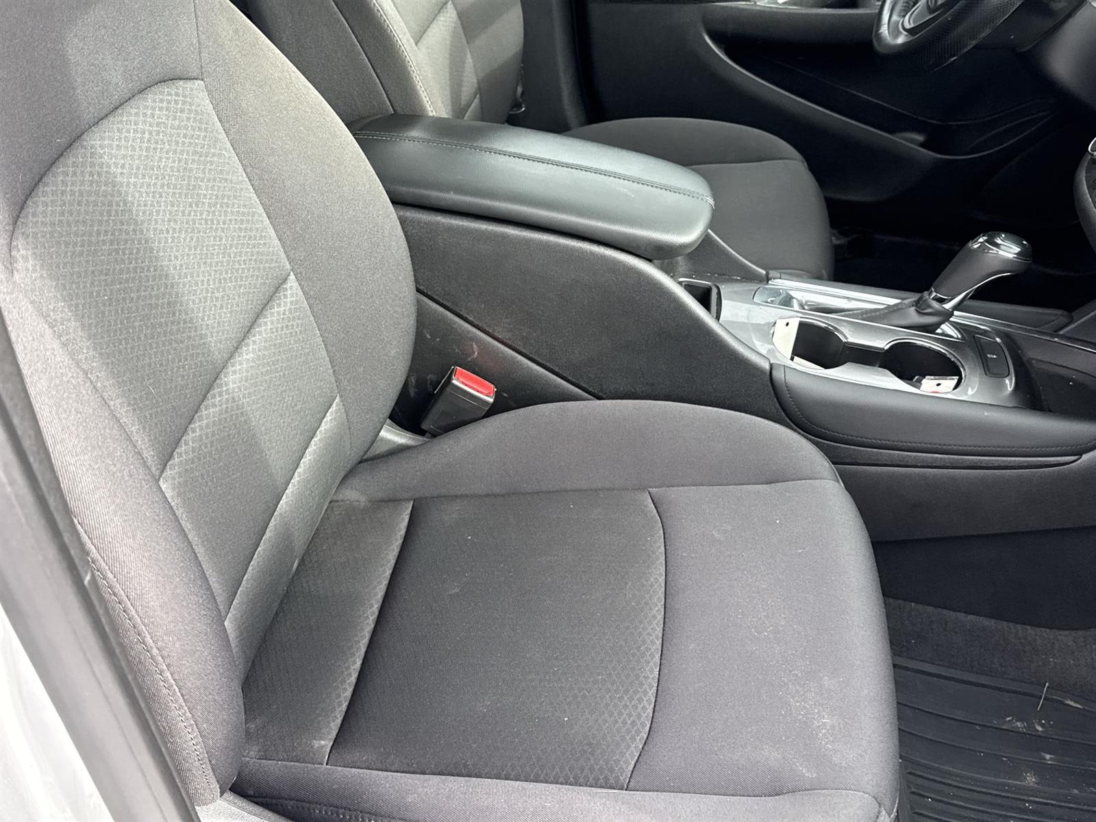 Thumbnail: 2017 Chevrolet Malibu - 17