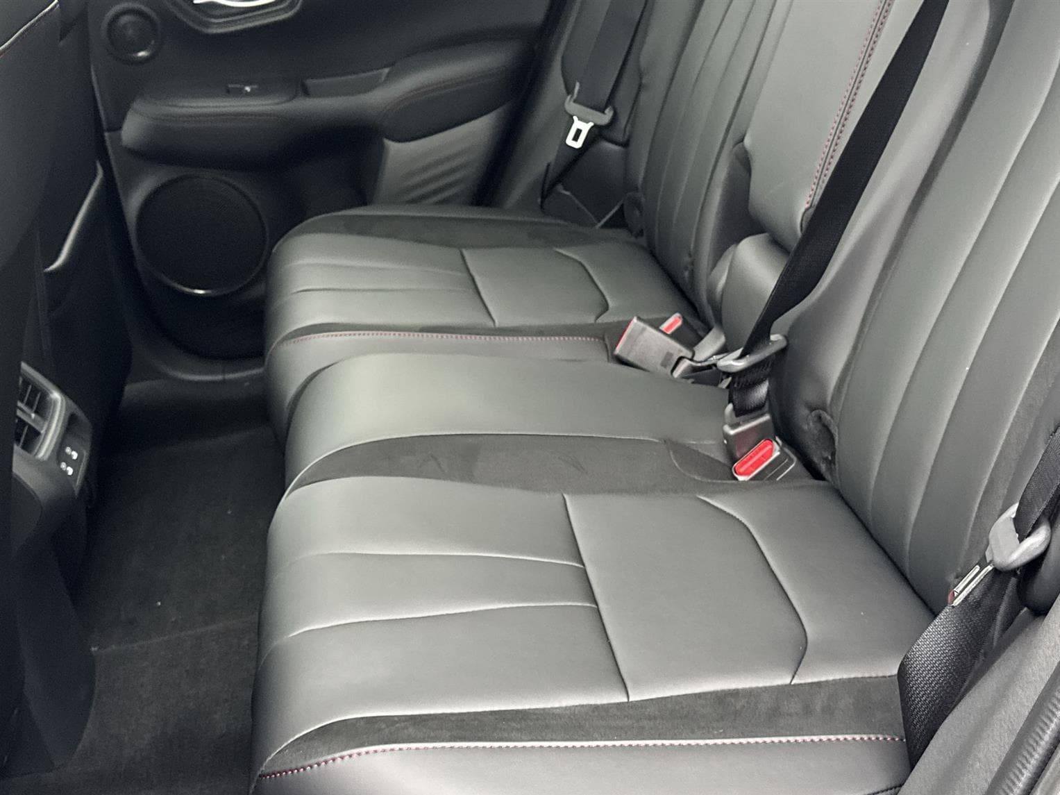 Thumbnail: 2025 Acura ADX - 14