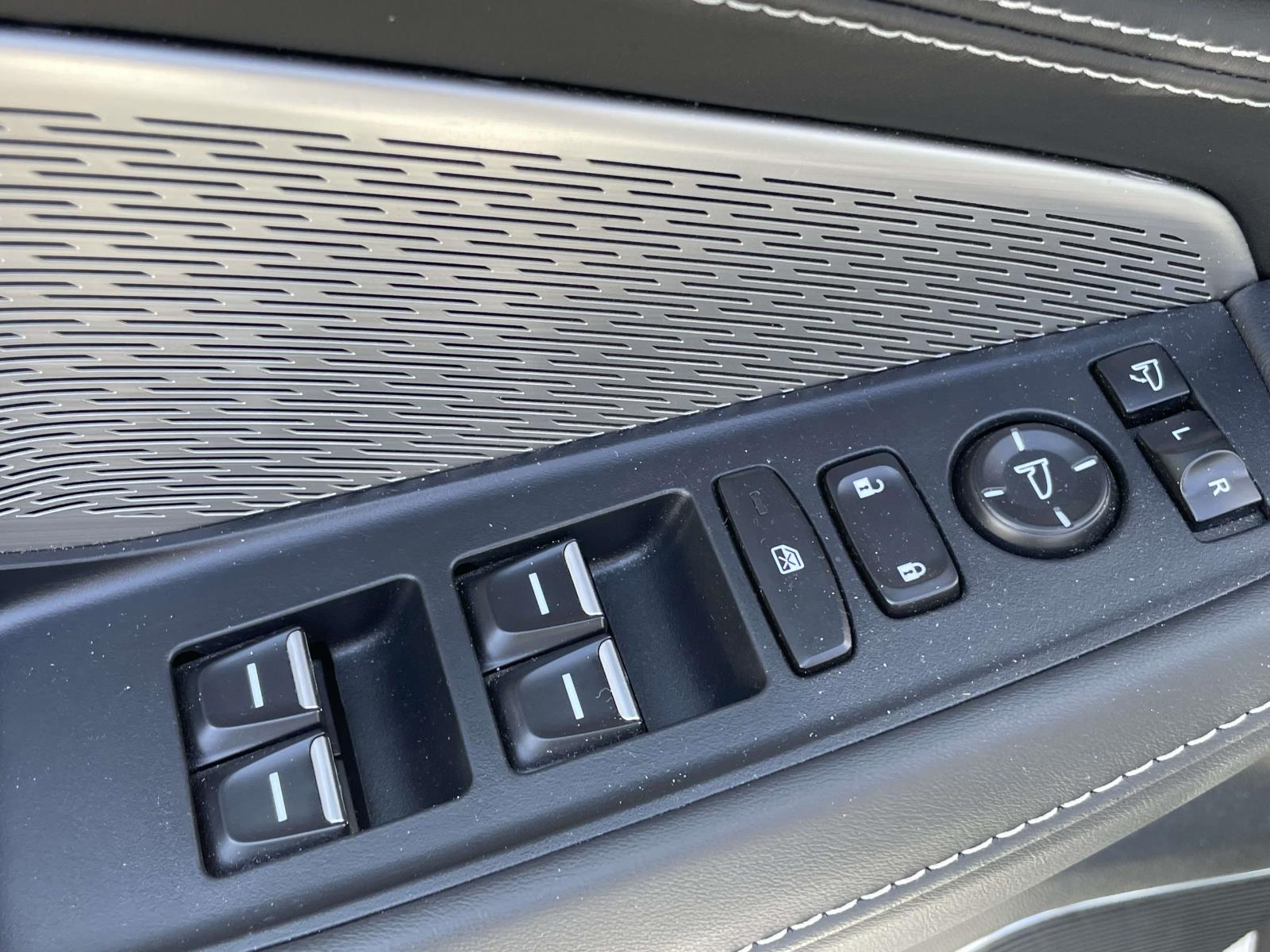 Thumbnail: 2023 Acura MDX - 12