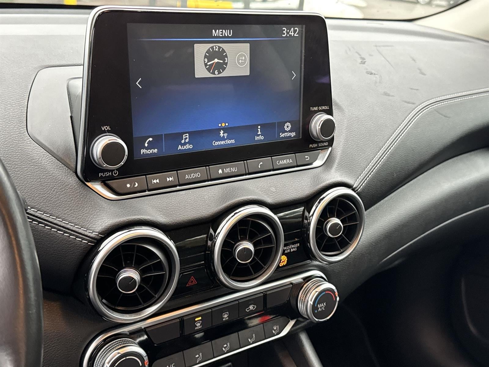 Thumbnail: 2022 Nissan Sentra - 22