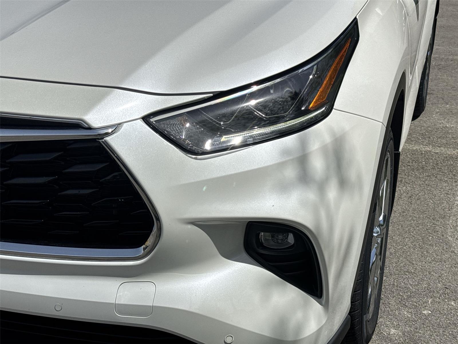 Thumbnail: 2021 Toyota Highlander - 6