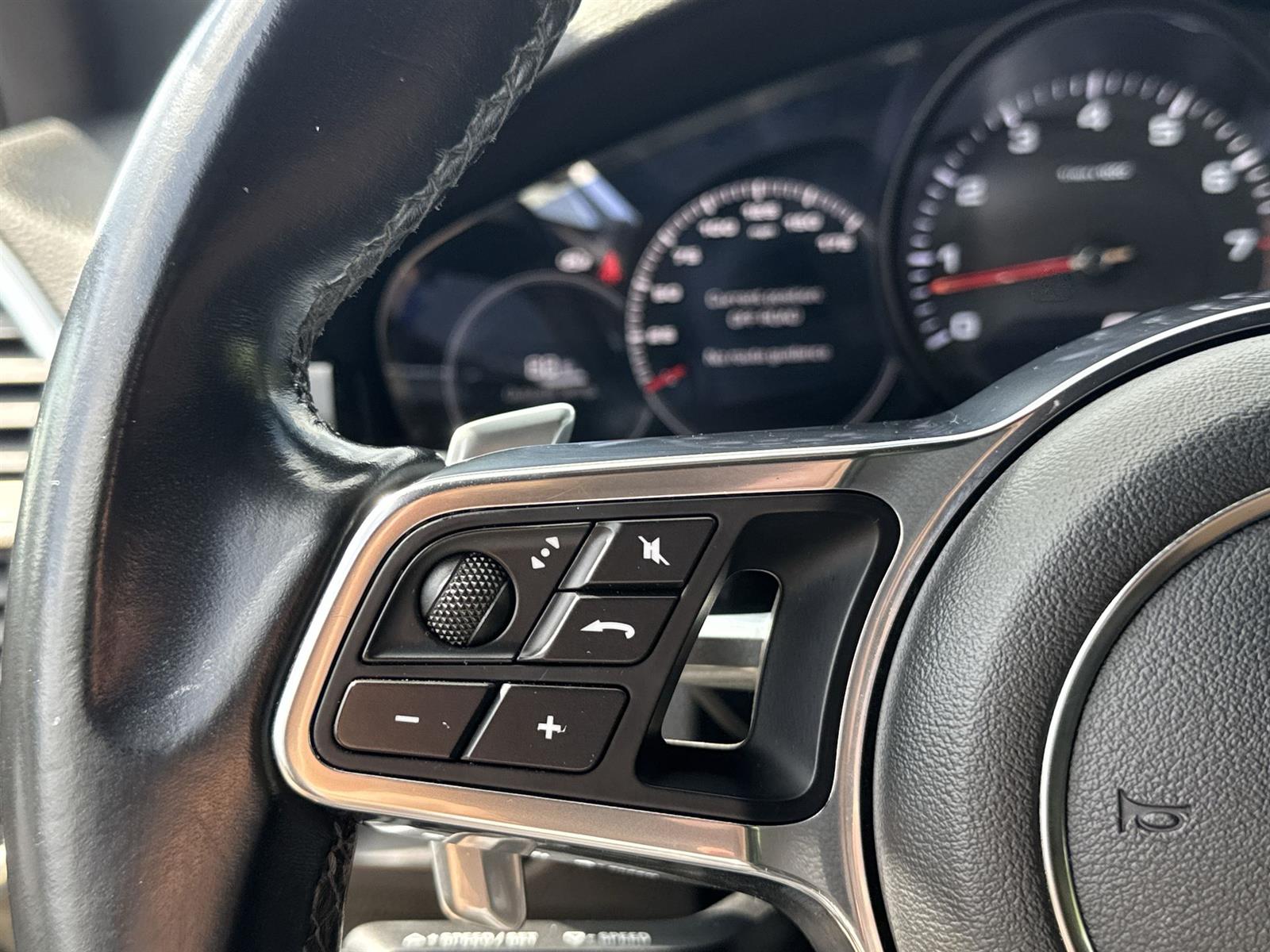 Thumbnail: 2019 Porsche Cayenne - 18