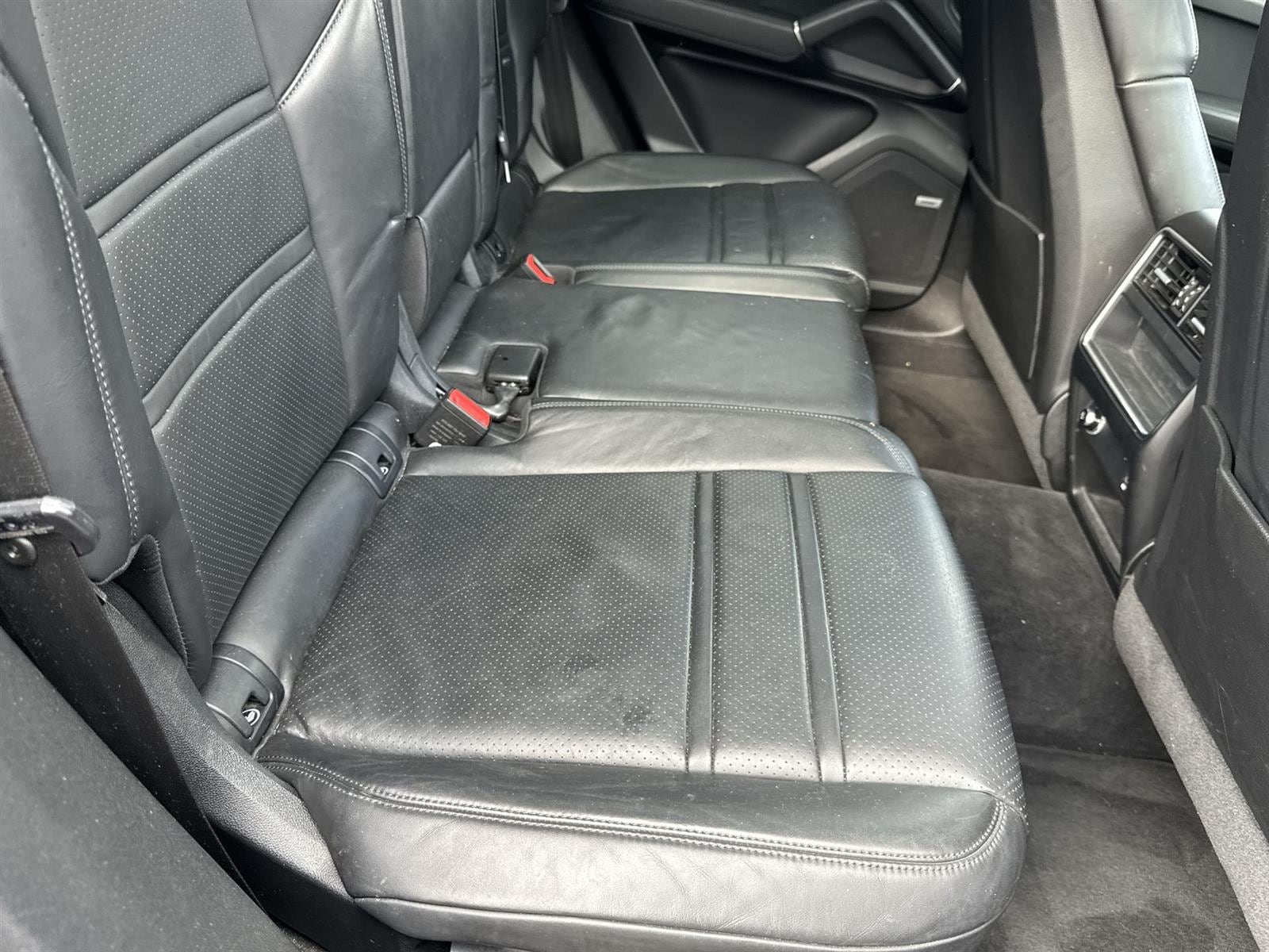 Thumbnail: 2019 Porsche Cayenne - 15