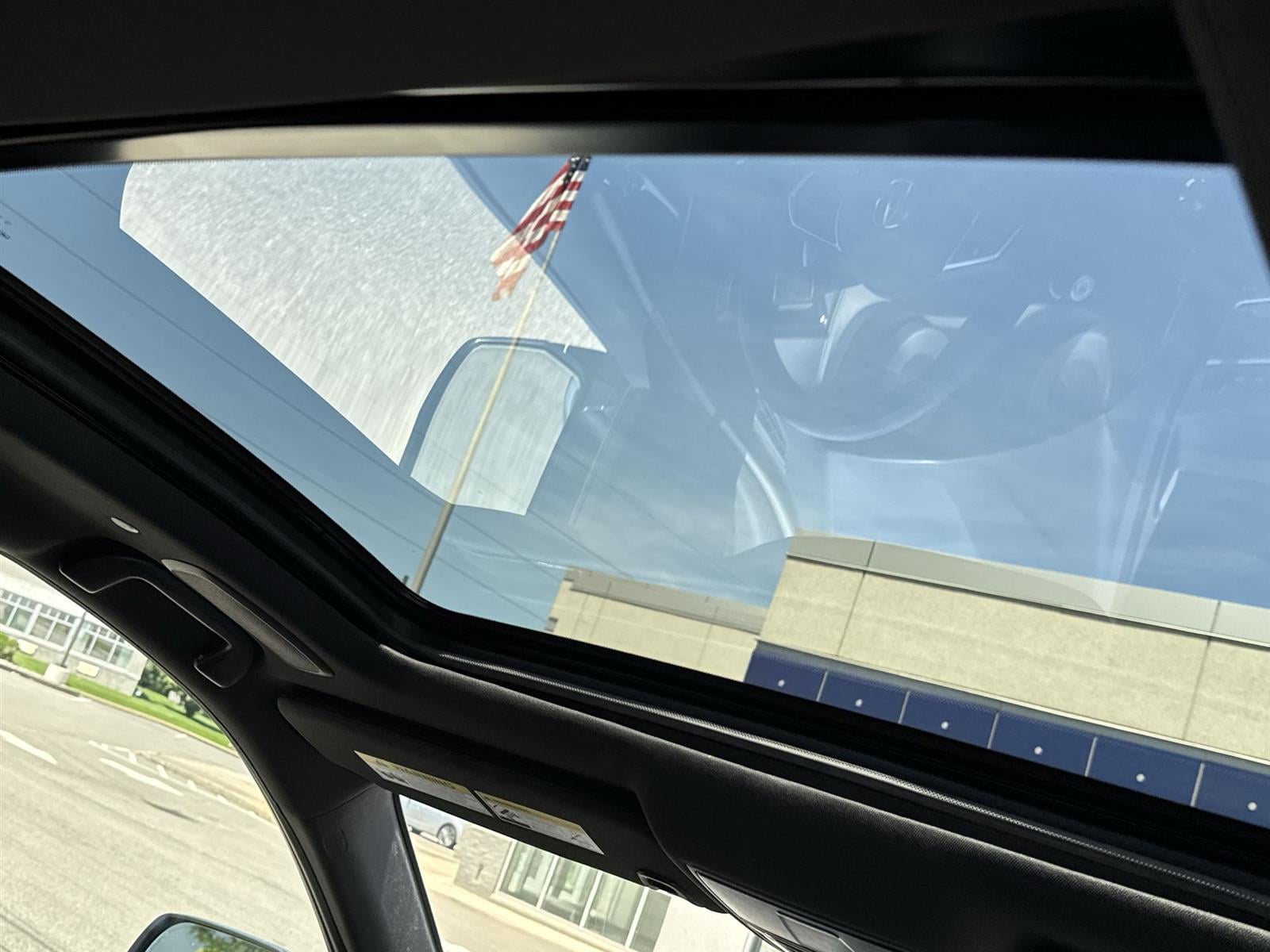 Thumbnail: 2022 Acura RDX - 18