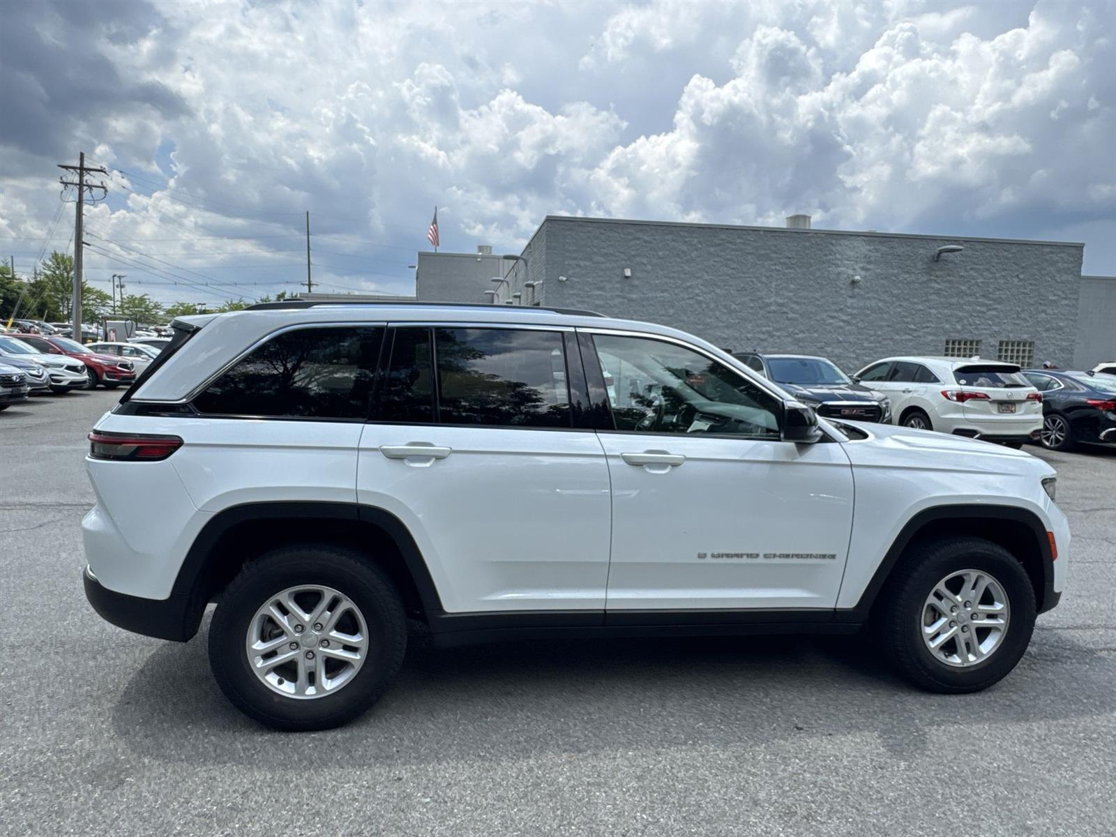 Thumbnail: 2022 Jeep Grand Cherokee - 6