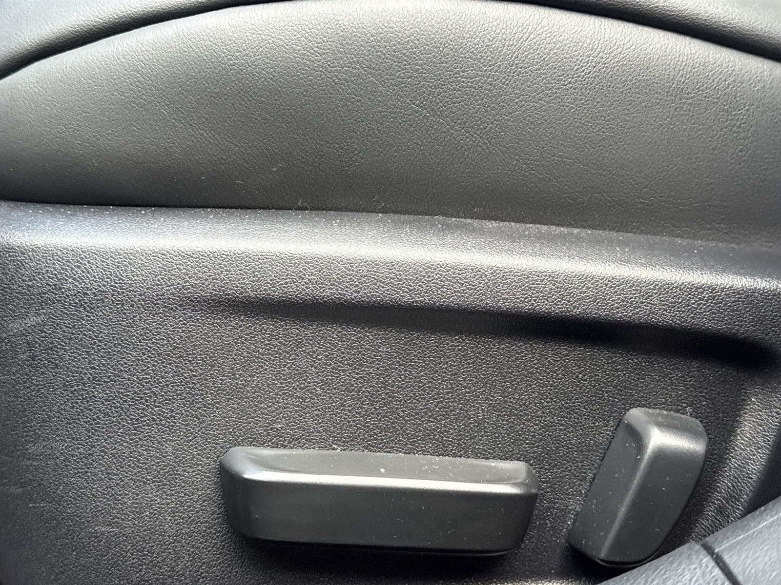 Thumbnail: 2022 Lexus IS - 13