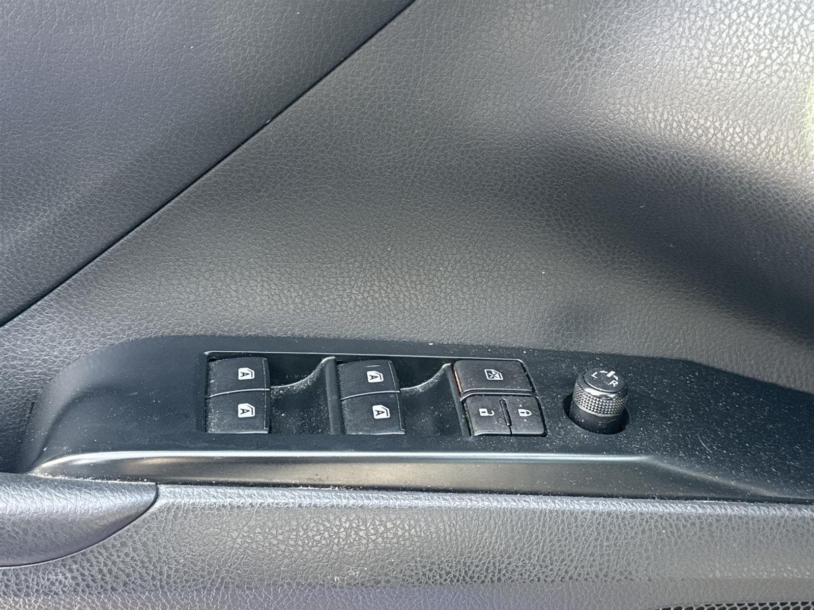 Thumbnail: 2018 Toyota Camry - 19