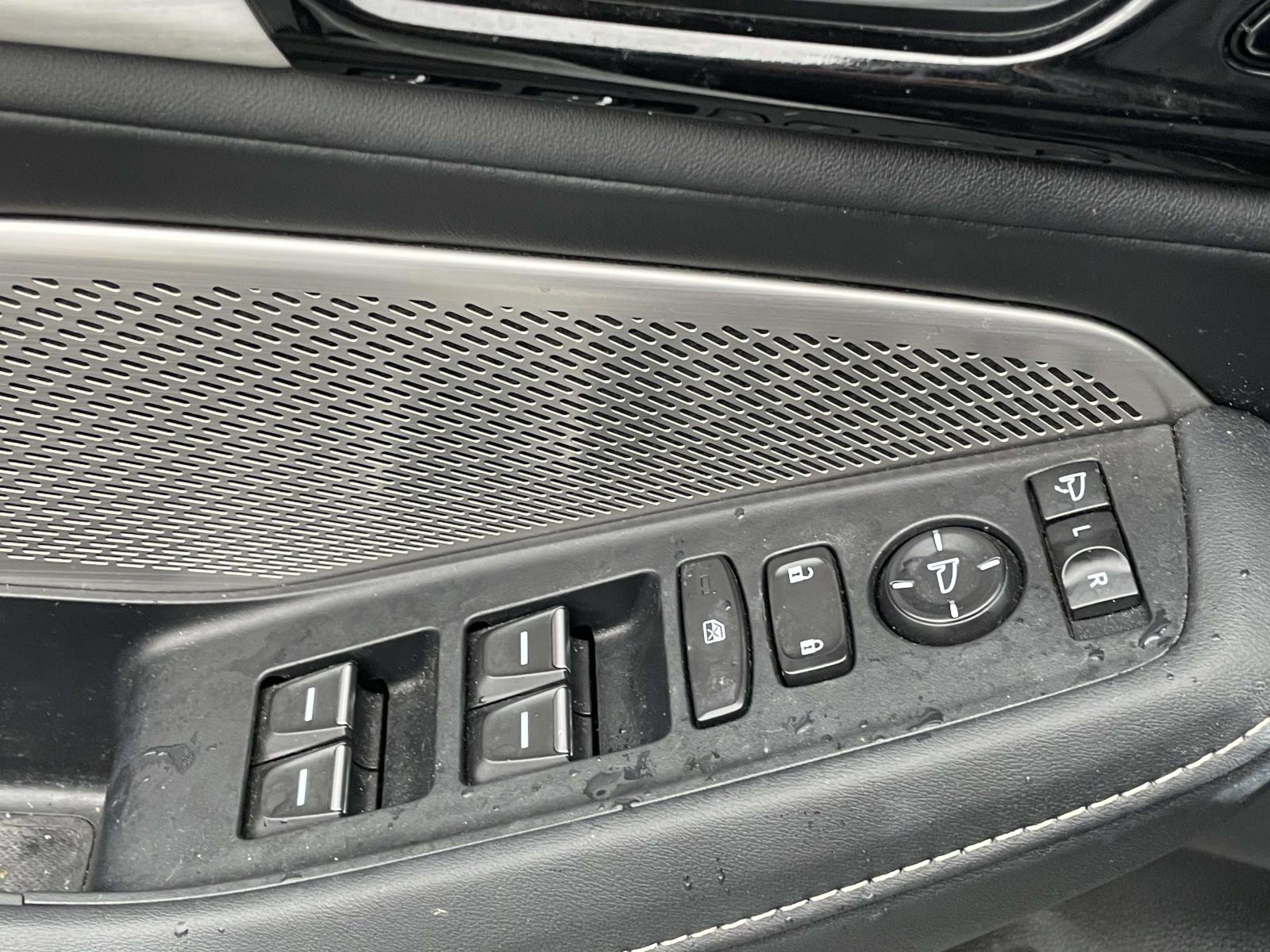 Thumbnail: 2023 Acura MDX - 13