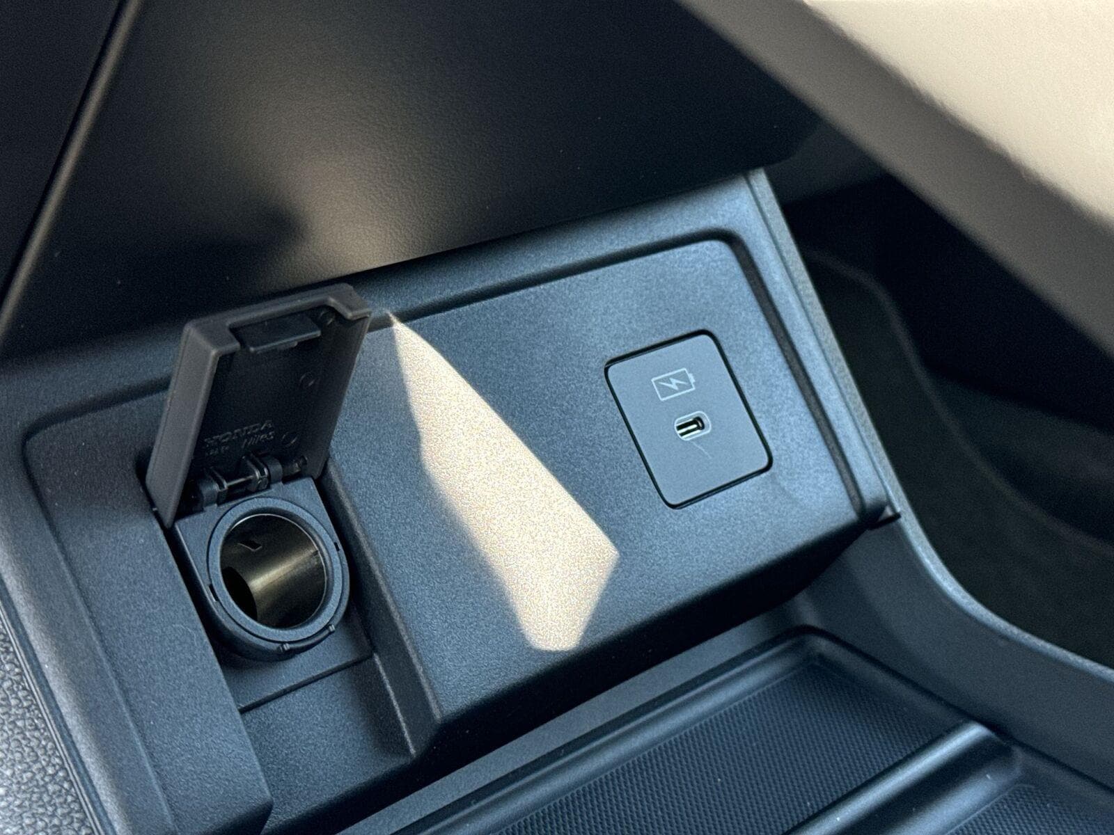 Thumbnail: 2026 Acura RDX - 32