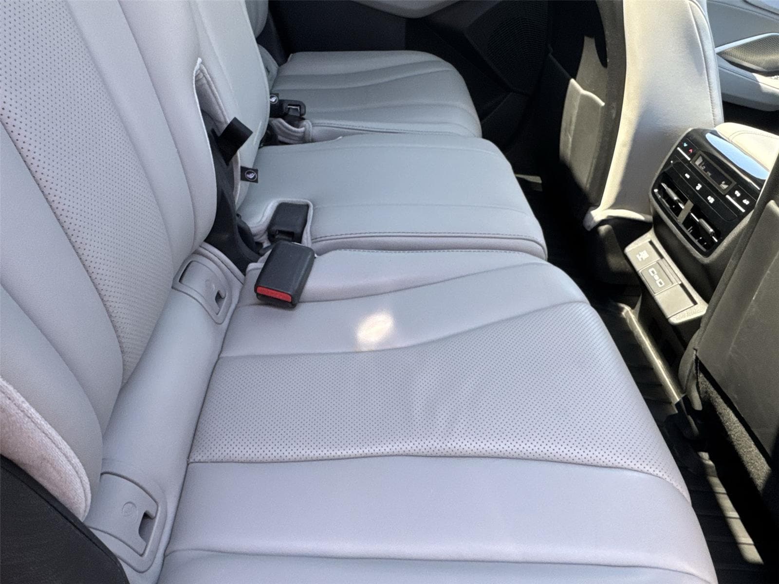 Thumbnail: 2023 Acura MDX - 16