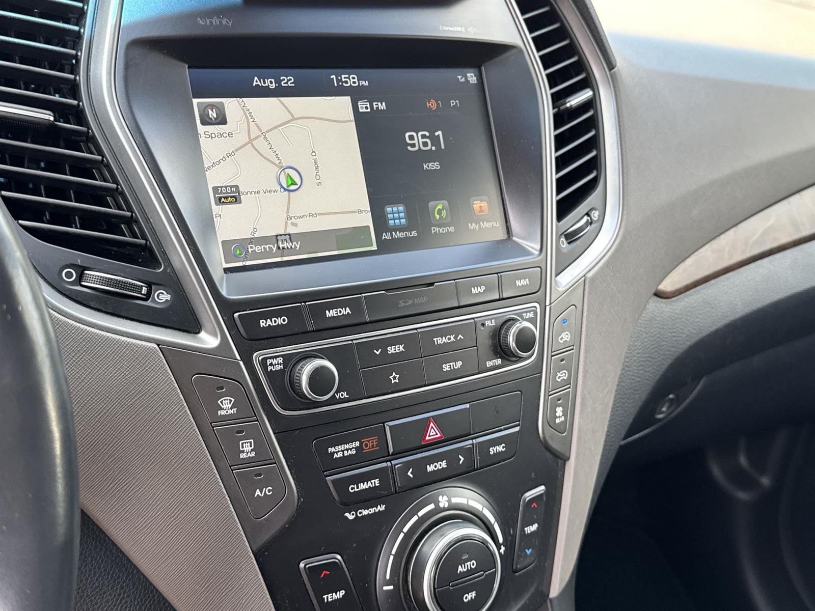 Thumbnail: 2019 Hyundai Santa Fe - 23