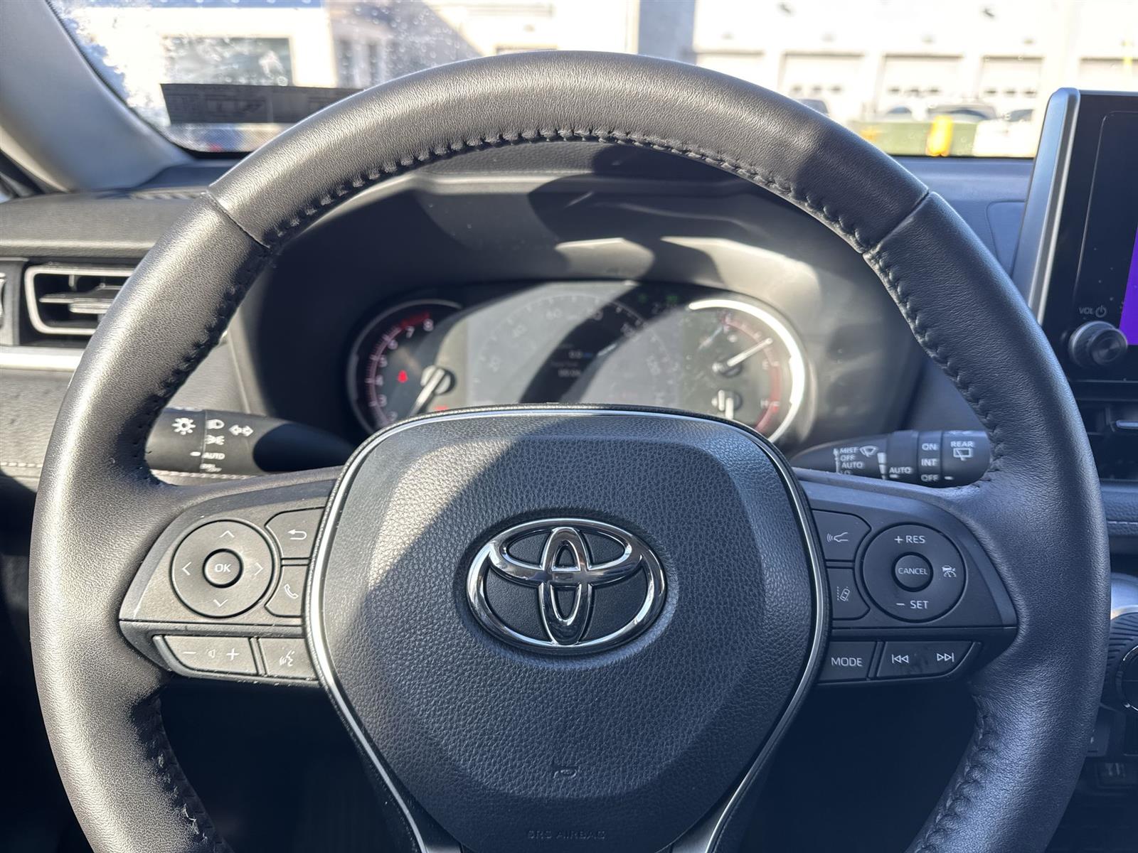 Thumbnail: 2023 Toyota RAV4 - 16