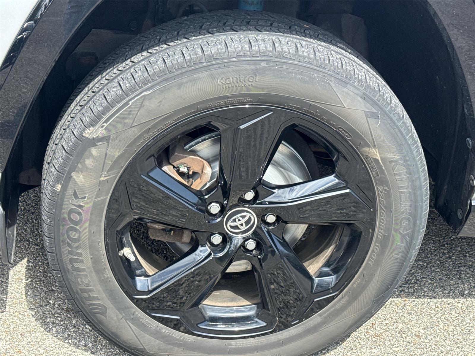 Thumbnail: 2019 Toyota RAV4 - 10