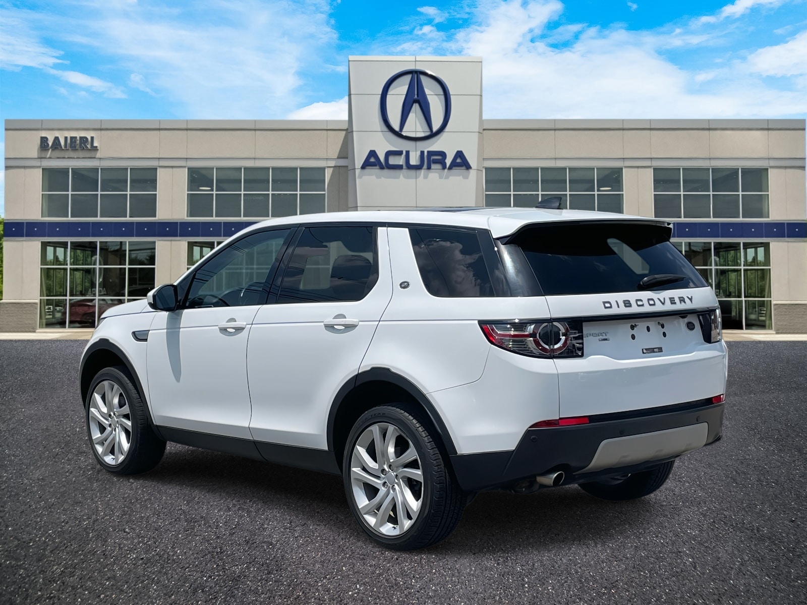 Thumbnail: 2017 Land Rover Discovery Sport - 3