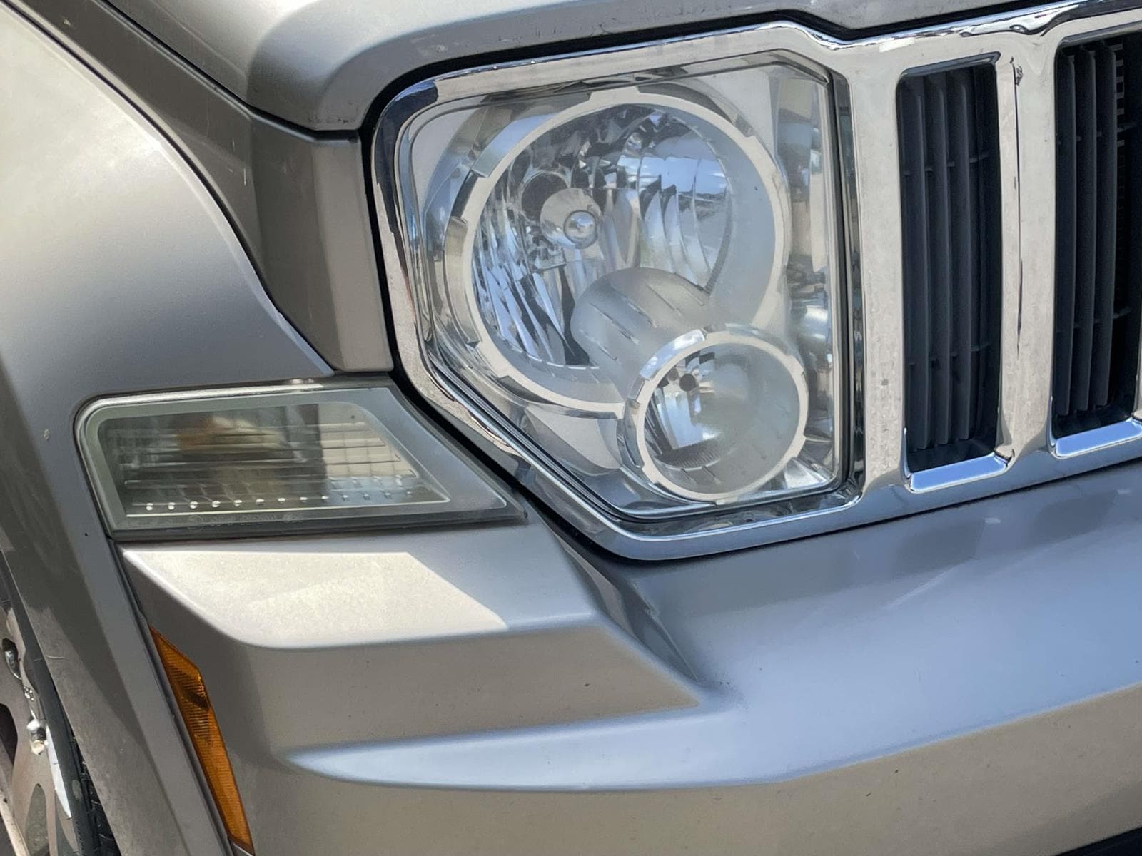 Thumbnail: 2010 Jeep Liberty - 11