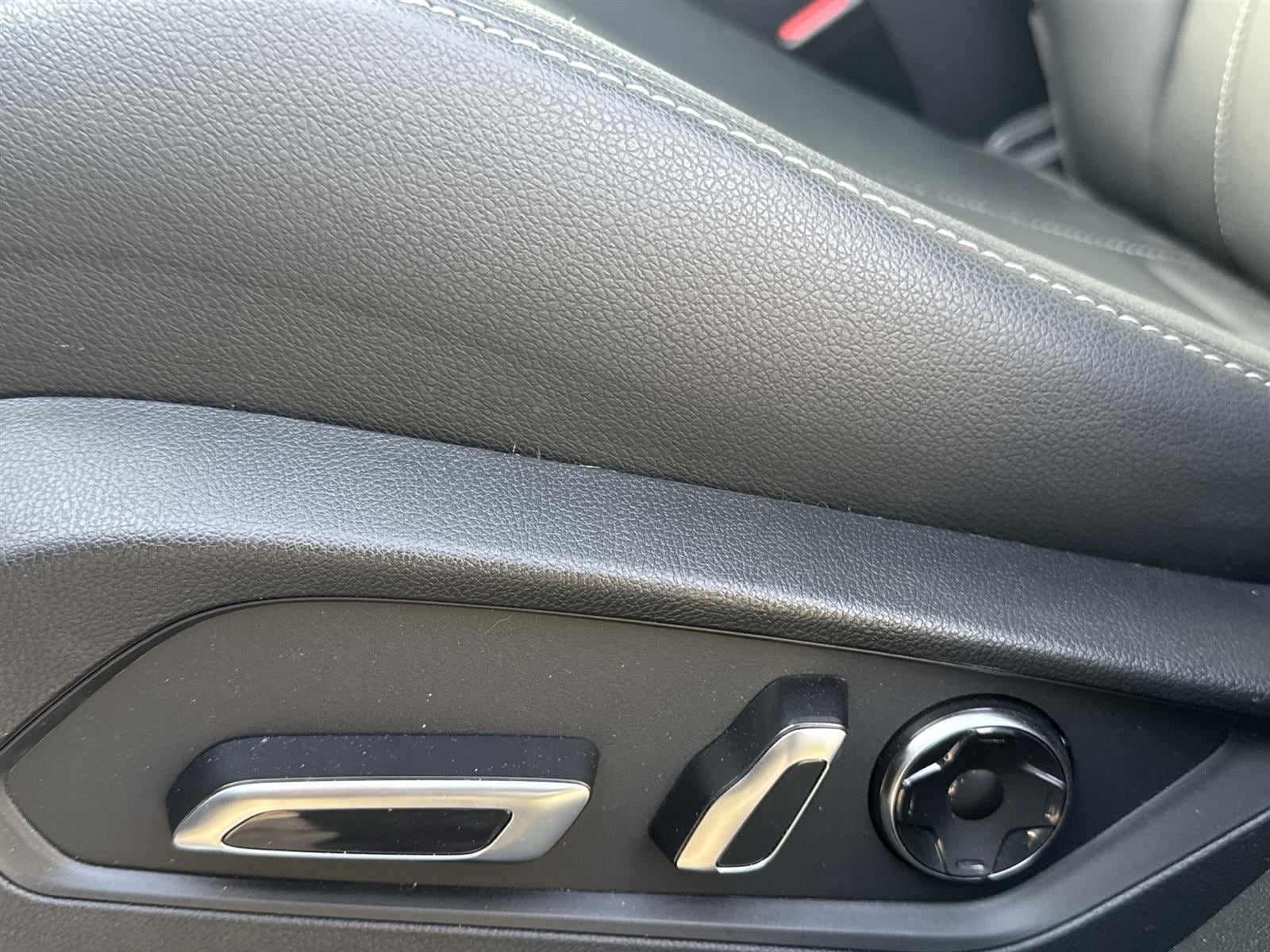 Thumbnail: 2025 Acura RDX - 12