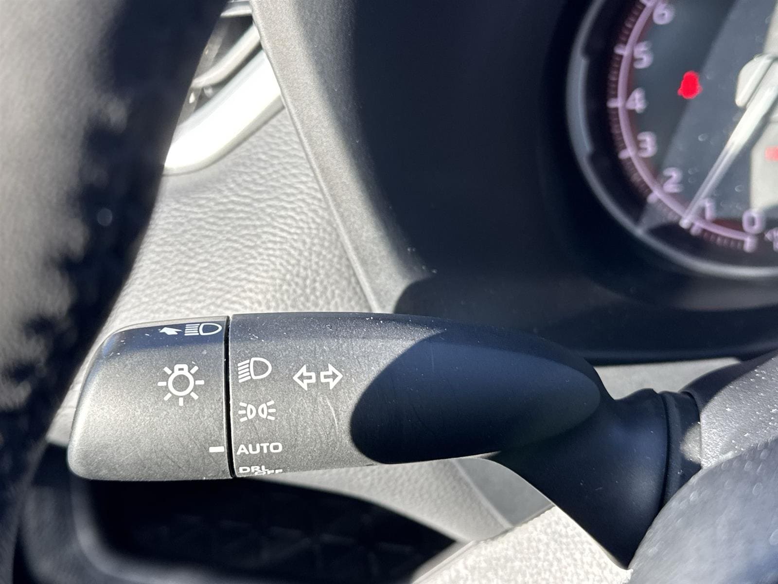 Thumbnail: 2023 Toyota RAV4 - 20