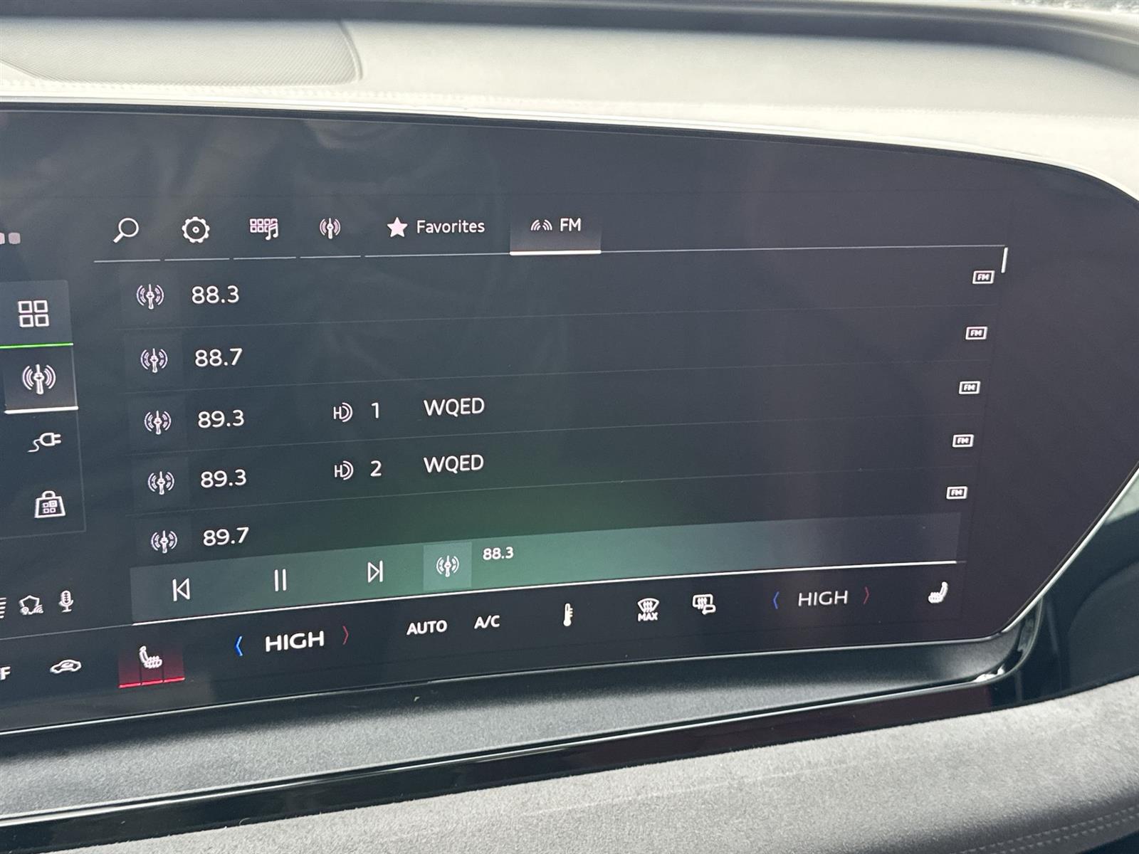 Thumbnail: 2025 Audi SQ6 e-tron - 28