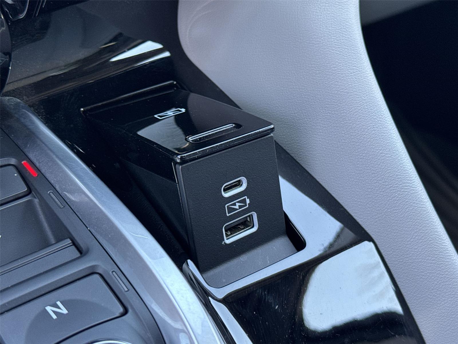 Thumbnail: 2023 Acura MDX - 29