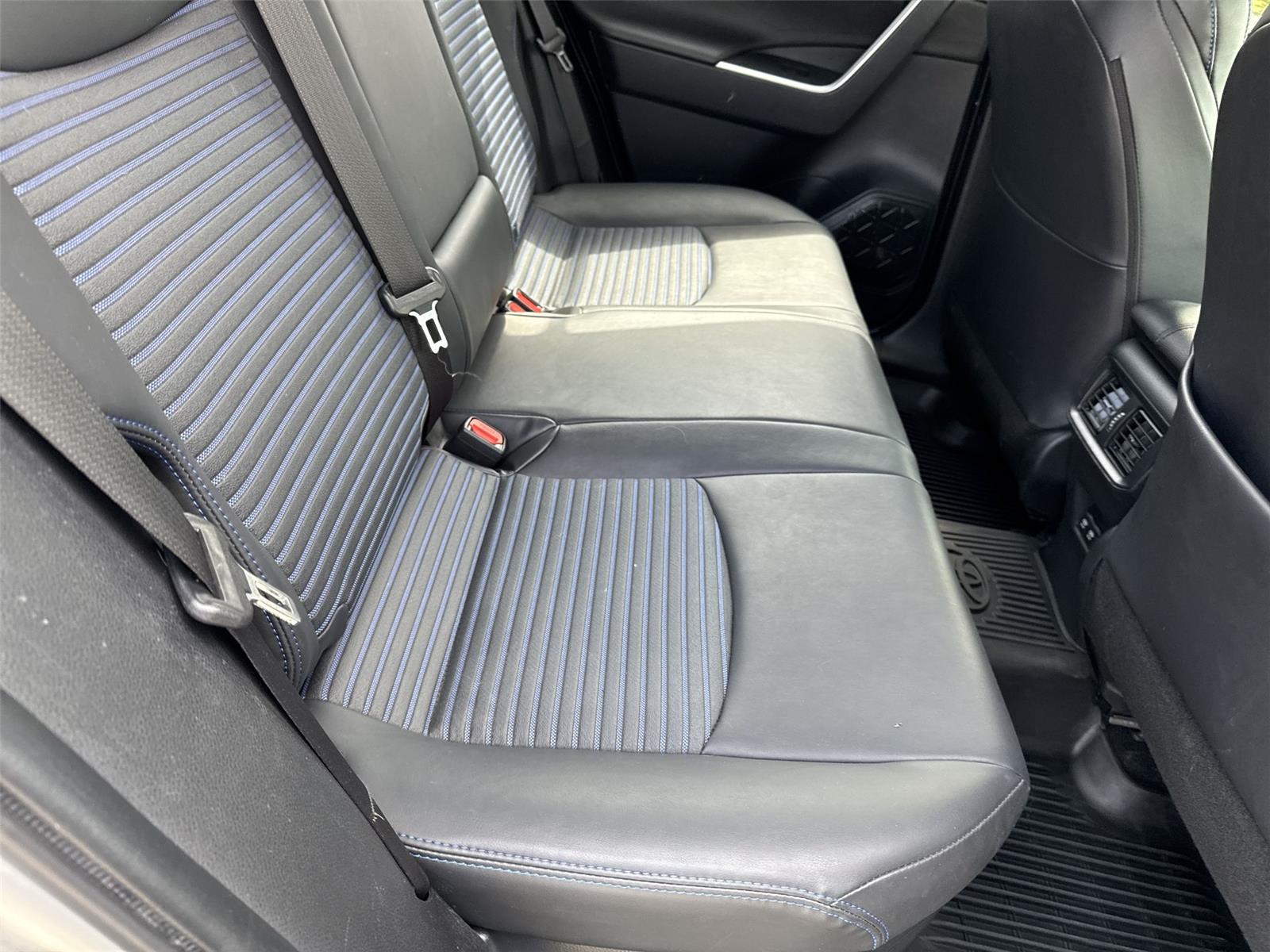 Thumbnail: 2019 Toyota RAV4 - 15