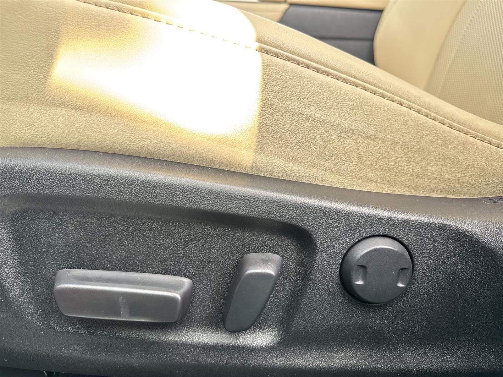 Thumbnail: 2022 Lexus RX - 12