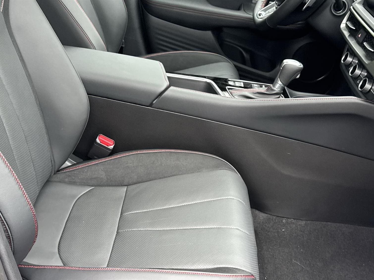 Thumbnail: 2025 Acura ADX - 17