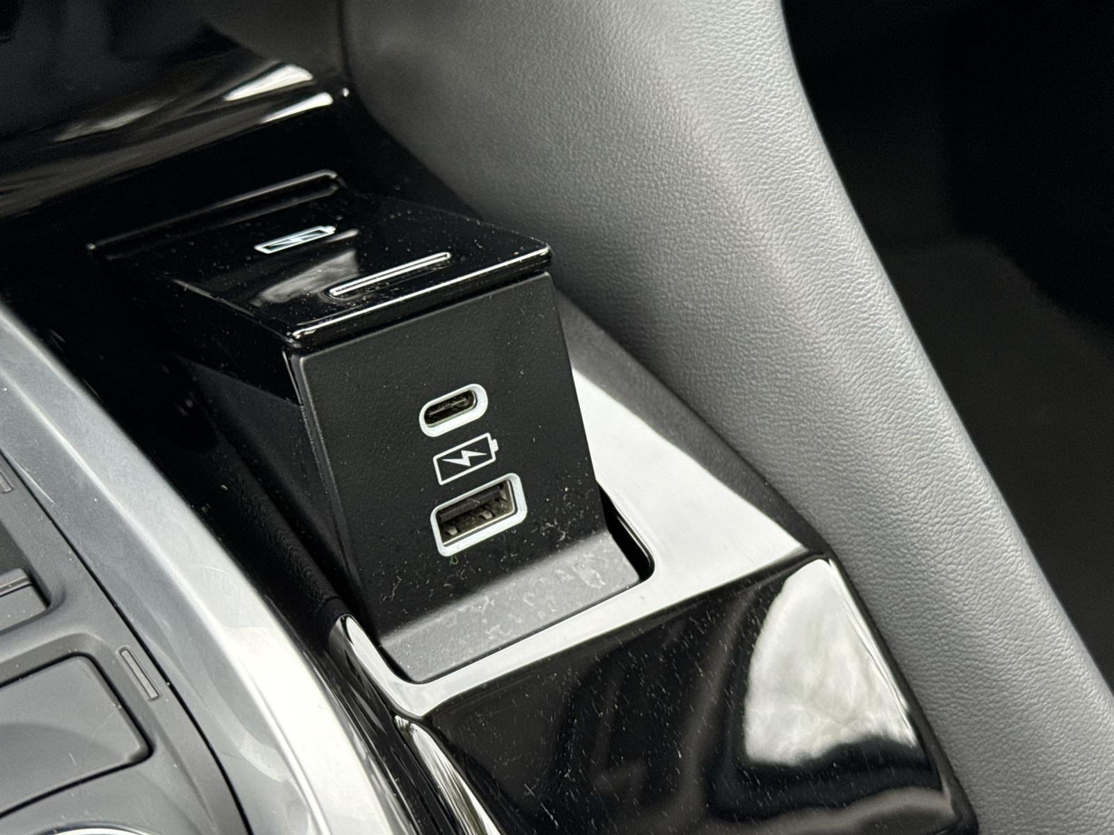 Thumbnail: 2023 Acura MDX - 30