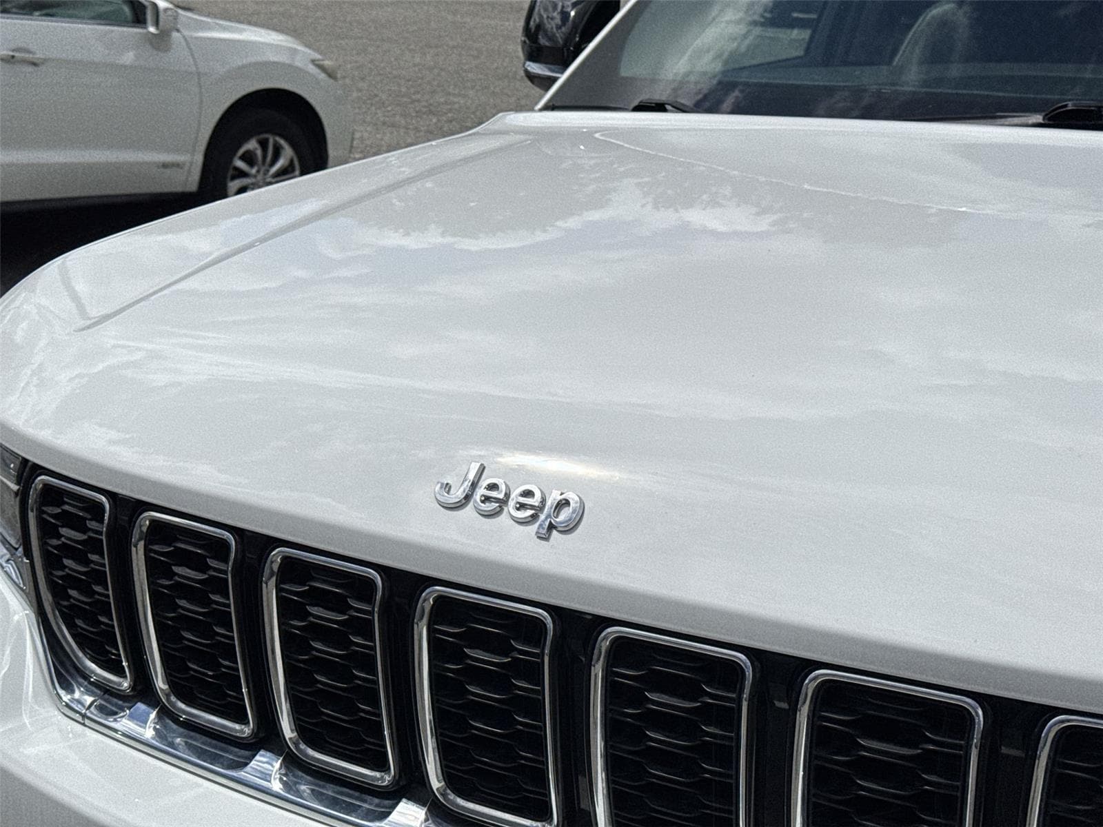 Thumbnail: 2023 Jeep Grand Cherokee - 10