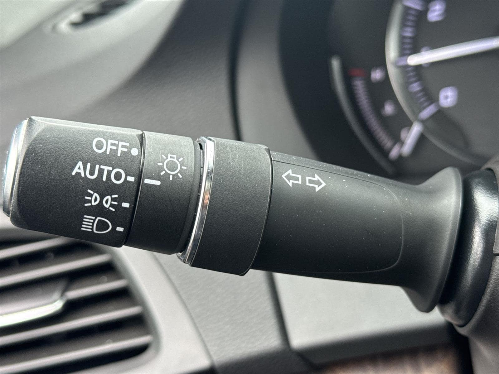 Thumbnail: 2019 Acura MDX - 23