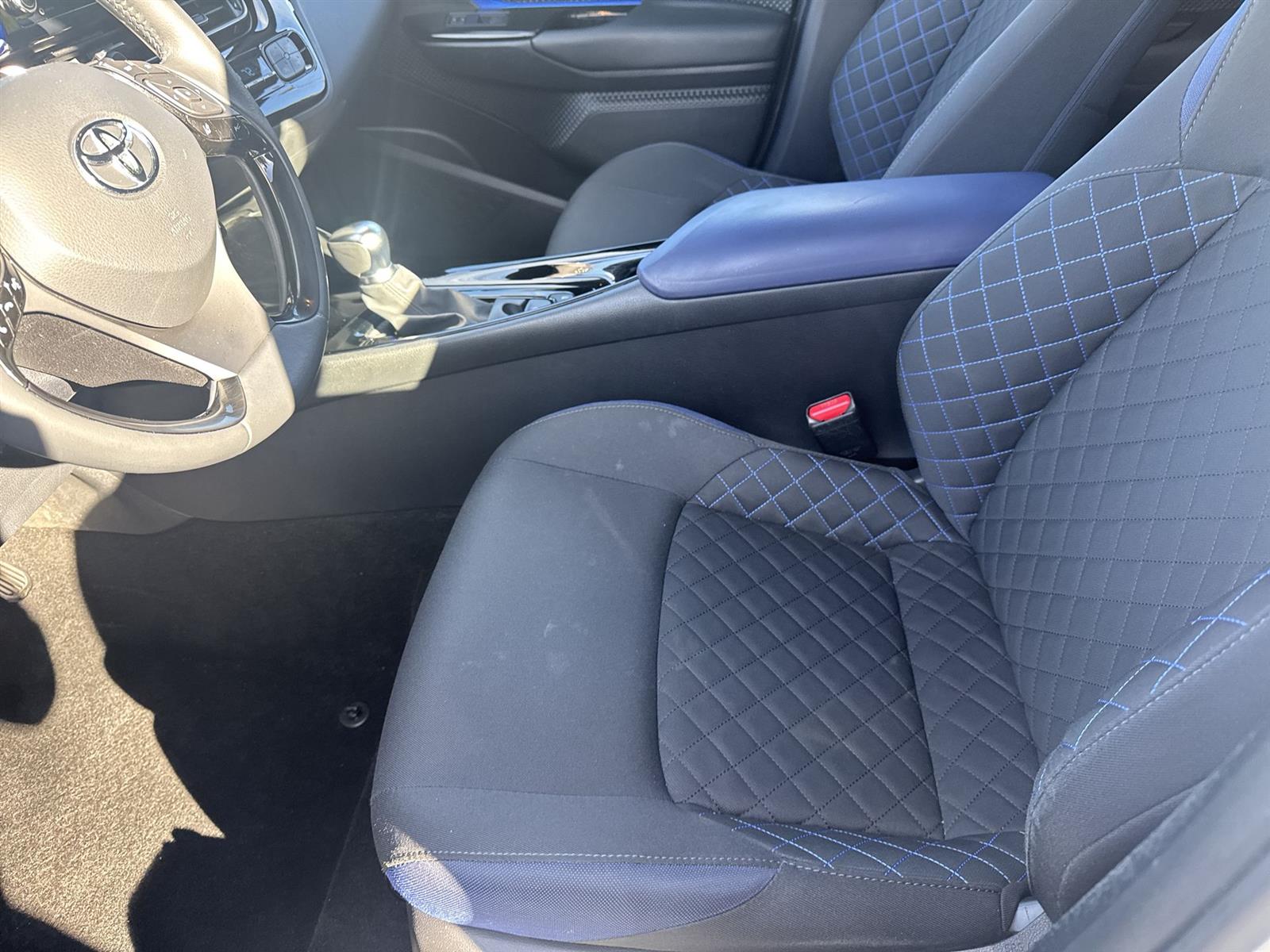 Thumbnail: 2021 Toyota C-HR - 12