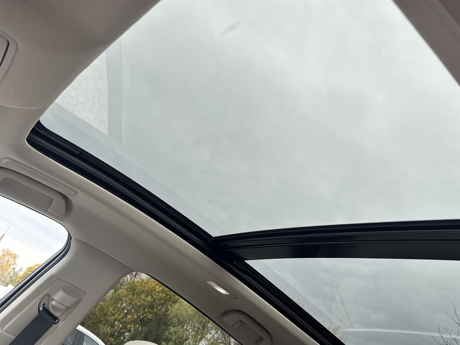 Thumbnail: 2026 Acura RDX - 13