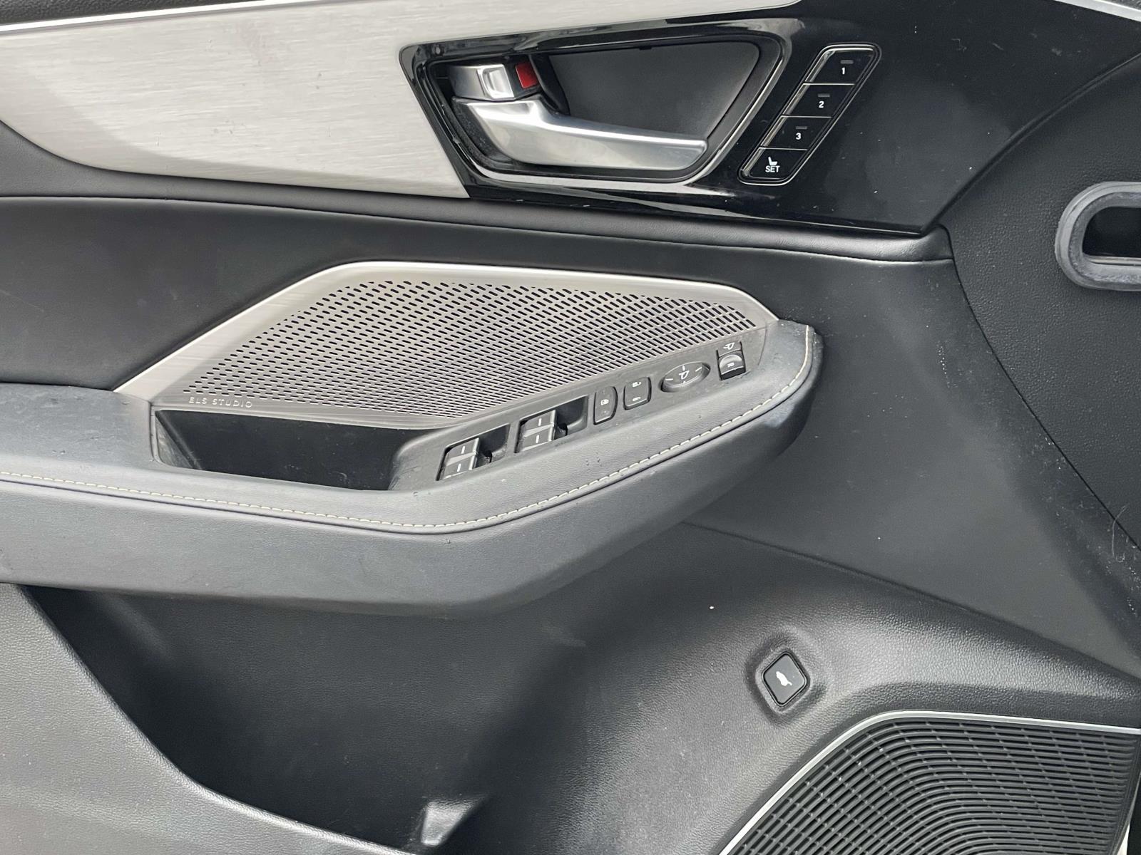 Thumbnail: 2023 Acura MDX - 12