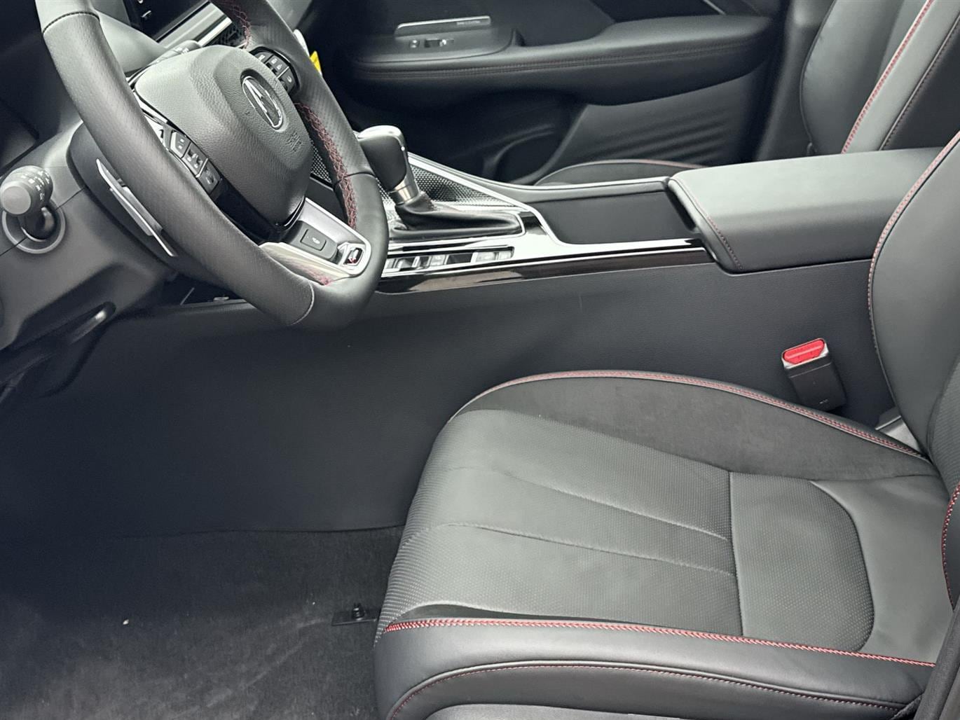 Thumbnail: 2025 Acura ADX - 11