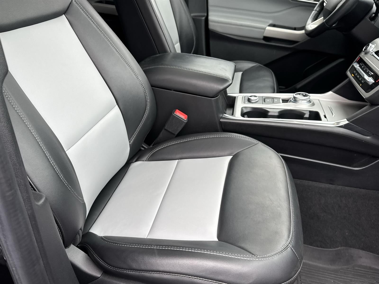 Thumbnail: 2022 Ford Explorer - 17