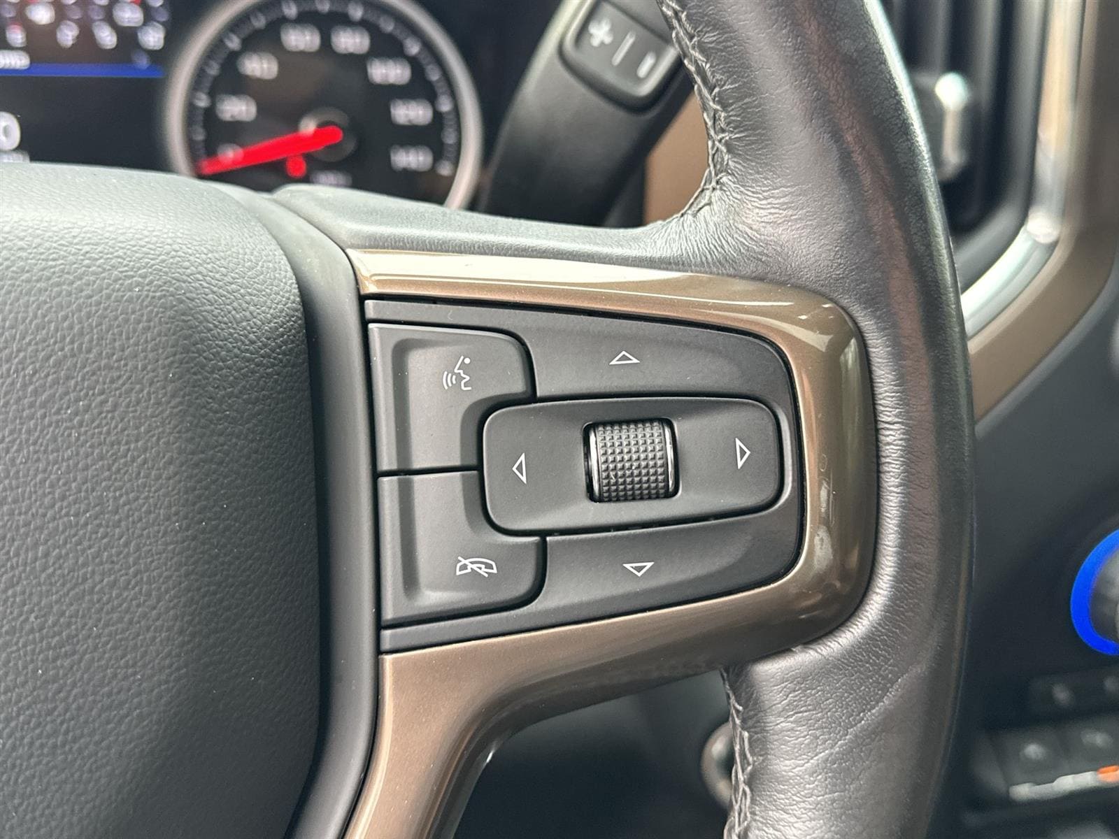 Thumbnail: 2020 Chevrolet Silverado 1500 - 22