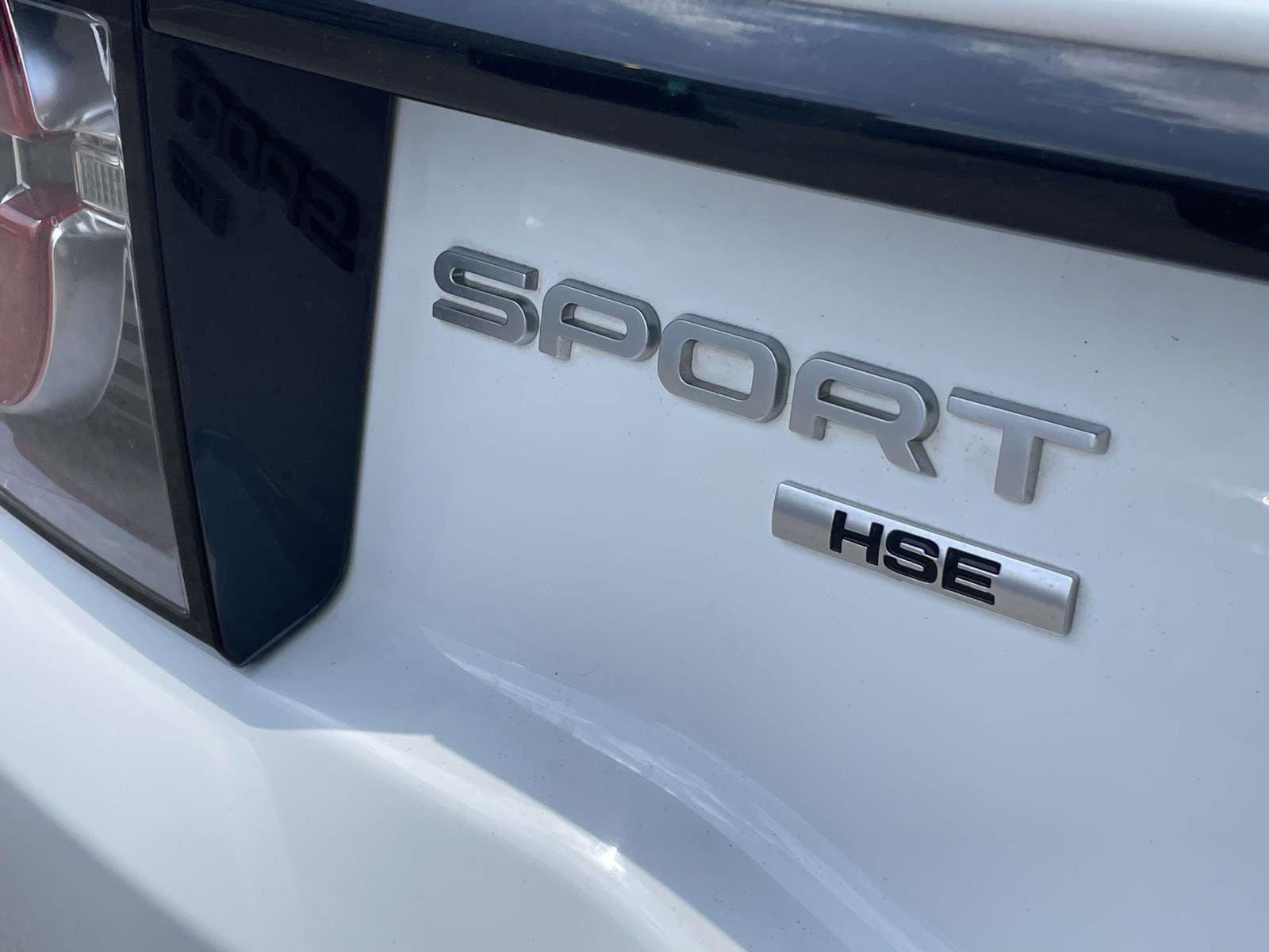 Thumbnail: 2017 Land Rover Discovery Sport - 10
