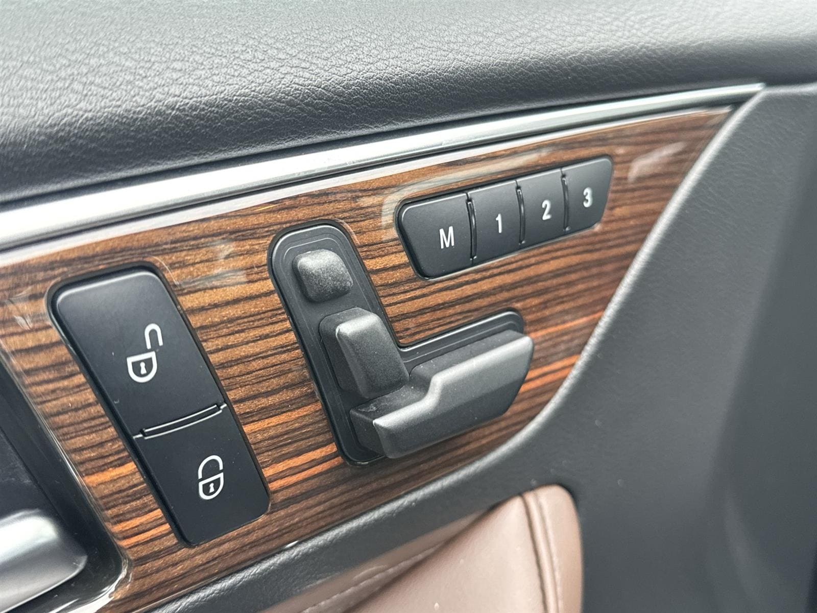 Thumbnail: 2018 INFINITI QX30 - 13