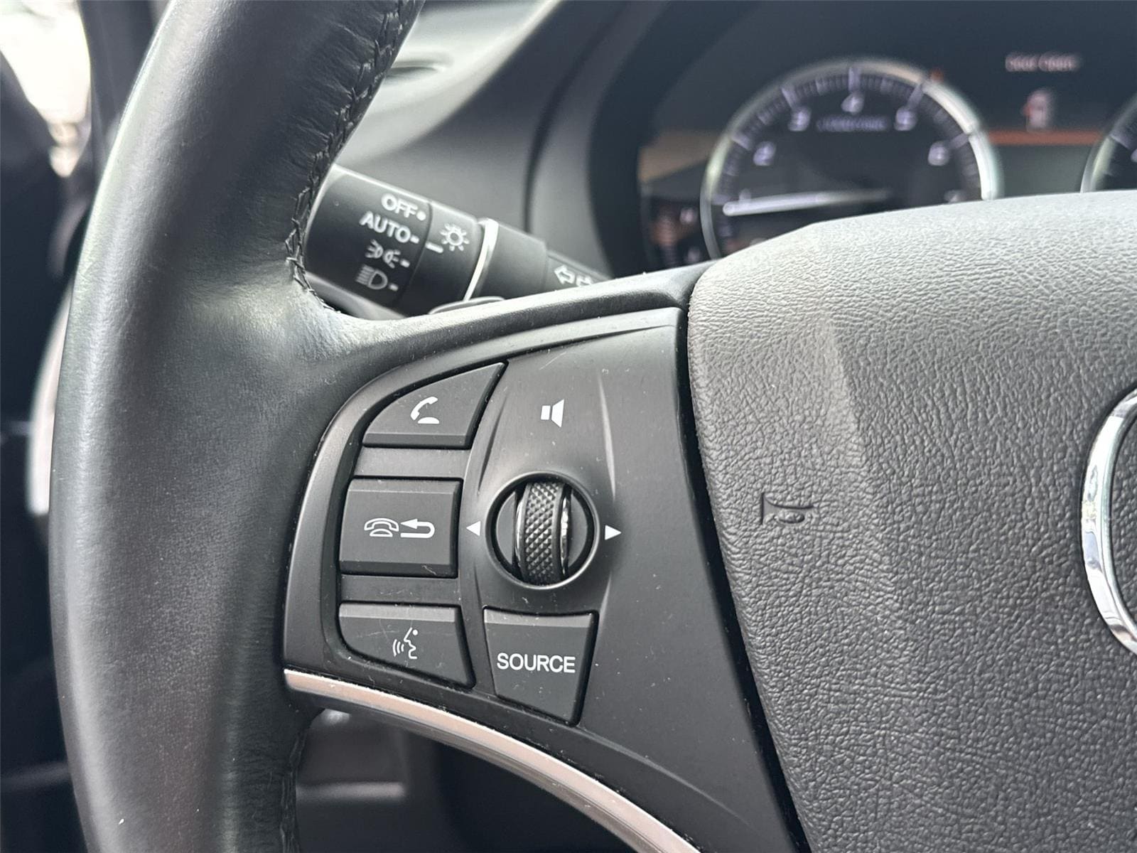Thumbnail: 2020 Acura MDX - 19