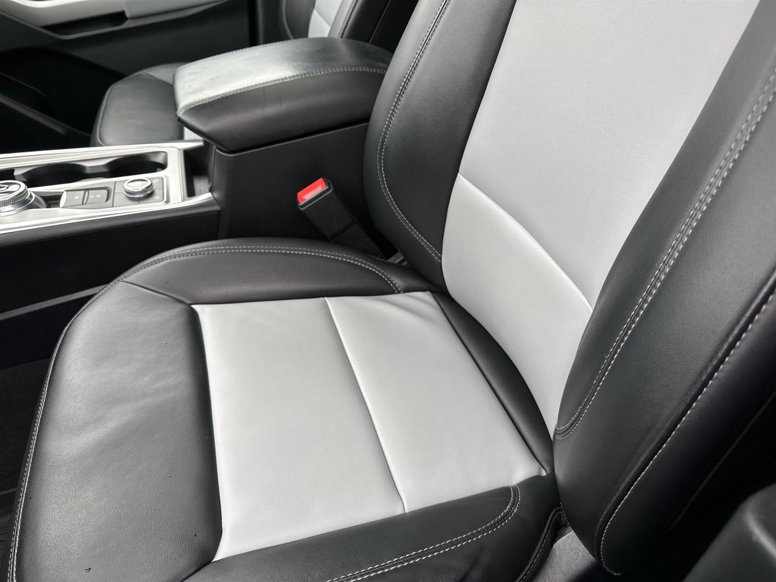 Thumbnail: 2022 Ford Explorer - 11