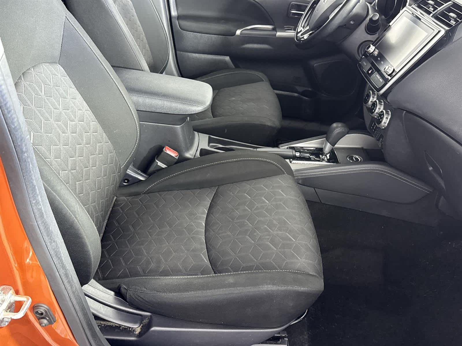 Thumbnail: 2020 Mitsubishi Outlander Sport - 15