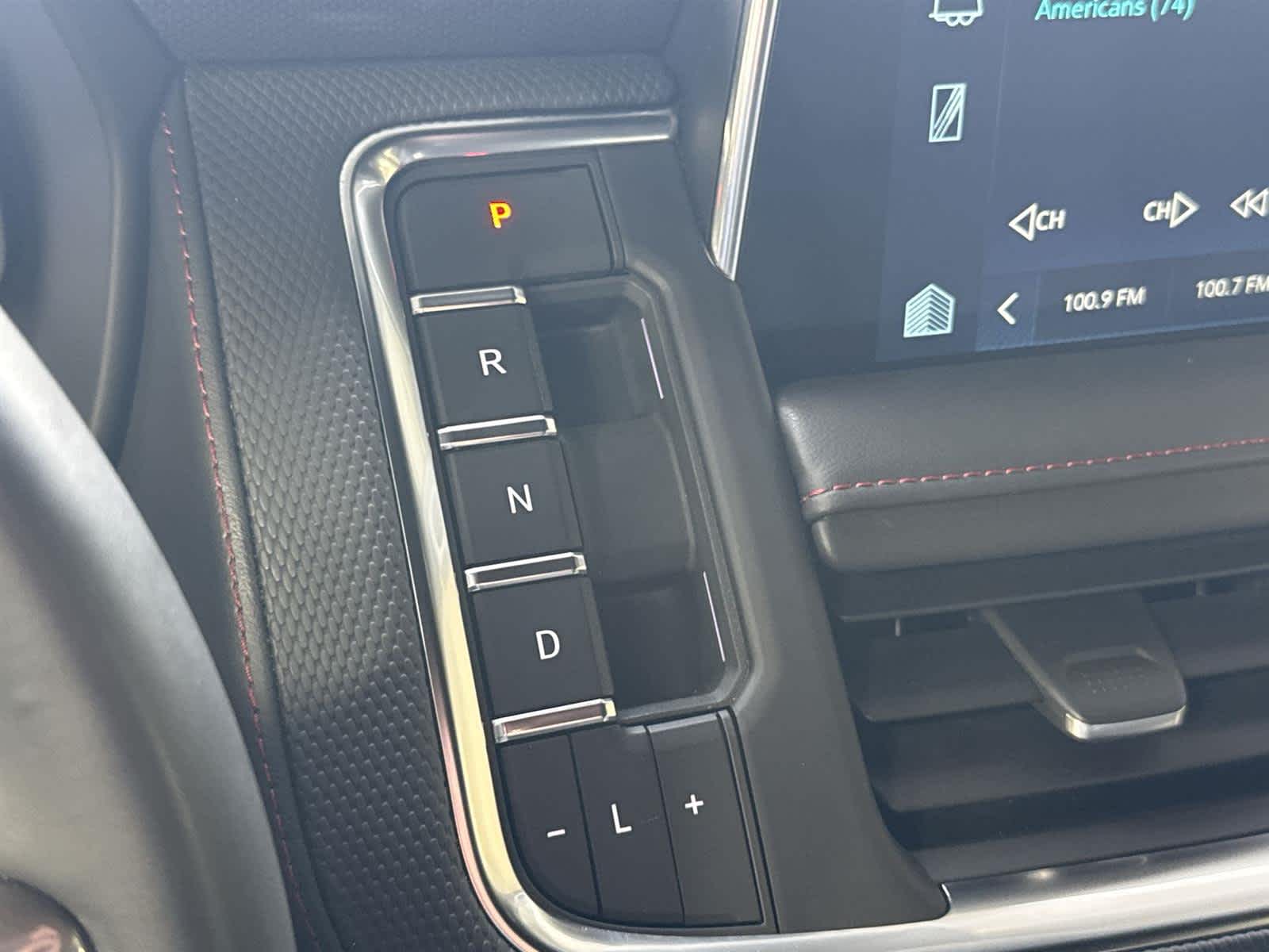 Thumbnail: 2023 Chevrolet Suburban - 21