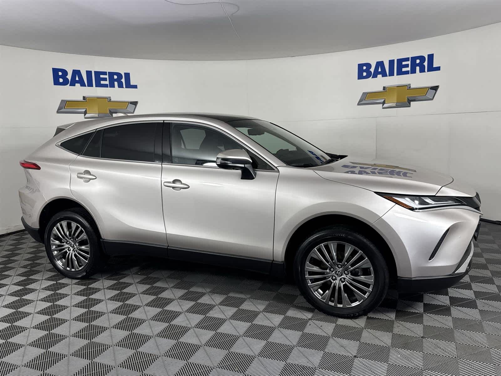 Thumbnail: 2024 Toyota Venza - 6