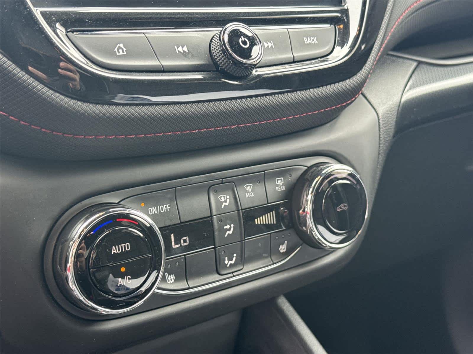 Thumbnail: 2023 Chevrolet TrailBlazer - 19