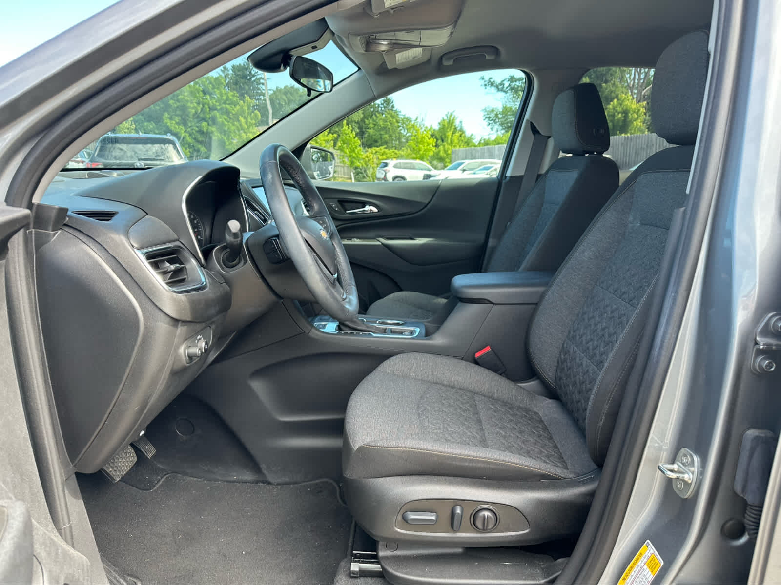 Thumbnail: 2023 Chevrolet Equinox - 9
