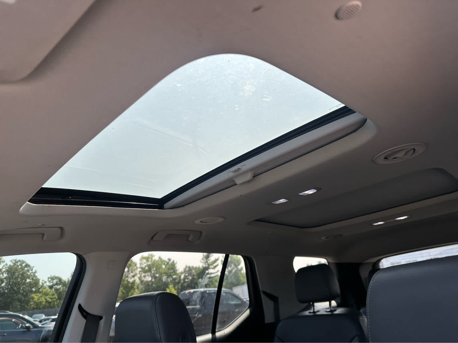 Thumbnail: 2019 Chevrolet Traverse - 11