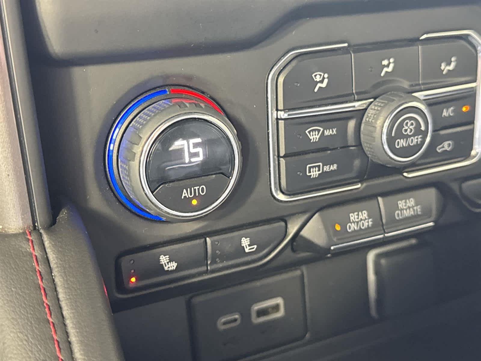 Thumbnail: 2023 Chevrolet Suburban - 20