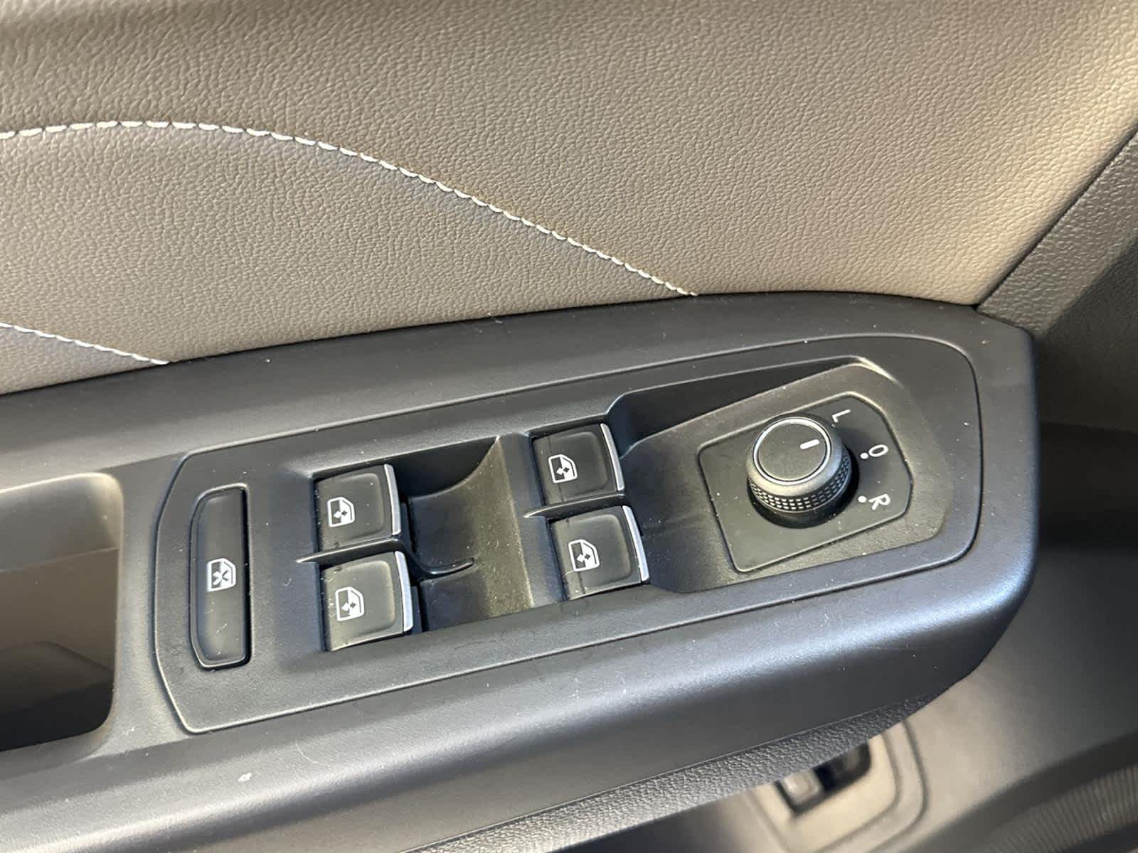 Thumbnail: 2022 Volkswagen Atlas - 22