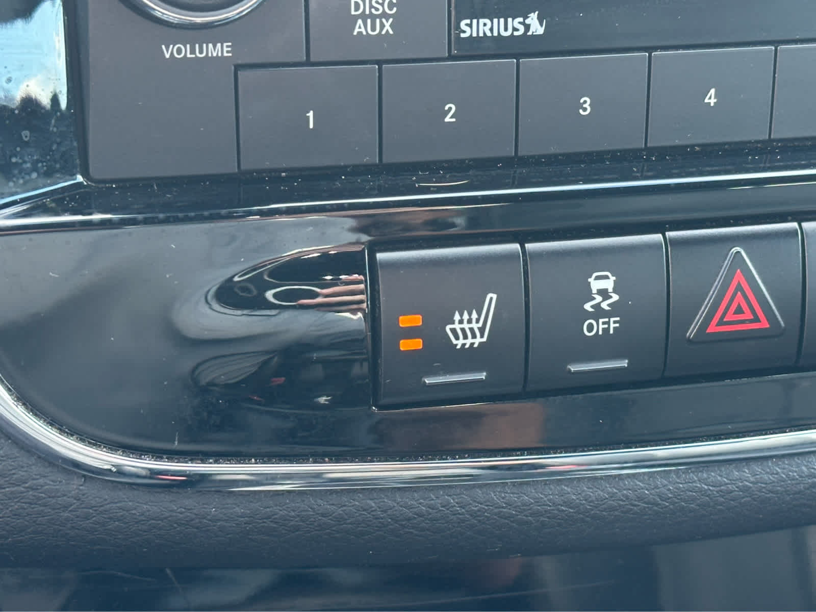 Thumbnail: 2013 Chrysler 200 - 17